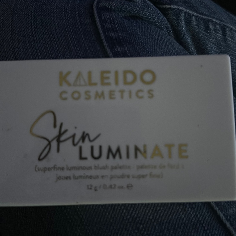COPY - Kaleido cosmetics blush pallet